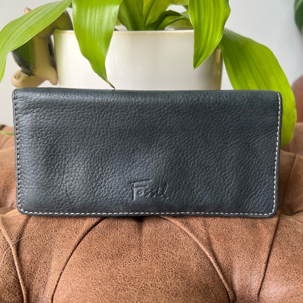 Fossil Black Leather Continental Wallet with Contrast Stitching